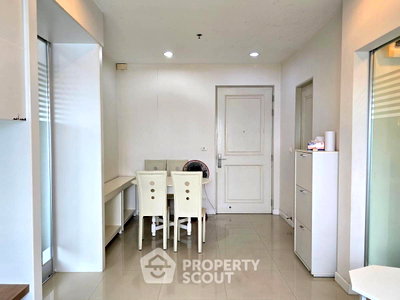 Condos for sale : 1-BR Condo at Q House Sathorn near BTS Krung Thon Buri (ID 2733893)