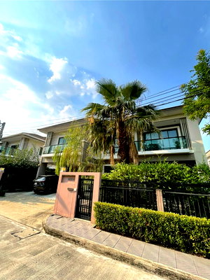 Houses for rent Bangkok : P0606/for rent Luxurious detached house, The Palm Pattanakarn, potential location, close to the city, ready to move in