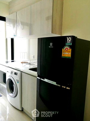Condos for sale : High-Floor 1-BR 29 Sqm Life Asoke Near ARL Makkasan (ID 2733813)