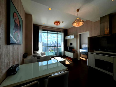 เช่าคอนโด ถนนอโศก : ให้เช่าคอนโด คิว อโศก อาคาร 1 ชั้น 20 2 ห้องนอน ขนาด 60 ตรม ใกล้ MRT สถานีเพชรบุรี