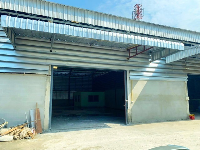 รูป รถเทรลเลอร์ MRTรามอินทรา กม.6 900ม. นวลจันทร์ ใกล้เลียบด่วนเอกมัย รามอินทรา โกดังพร้อมออฟฟิศ 1 นอน 2 น้ำ 580ตร.ม. ใกล้แฟชั่น 2.5กม - รูปที่ 2/8