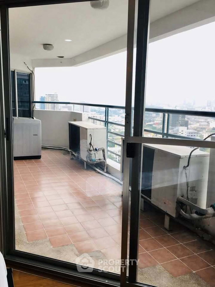 รูป คอนโด 3-ห้องนอน ที่ เดอะวอเตอร์ฟอร์ด ไดมอน ทาวเวอร์ สุขุมวิท ใกล้ BTS พร้อมพงษ์ (ID 2737181) - รูปที่ 6/10