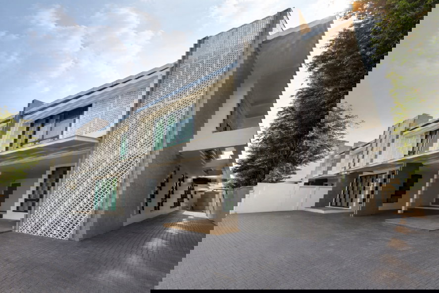 รูป บ้านรีโนเวทใหม่ทั้งหลัง 4 ห้องนอน พร้อมพงษ์ ** NO CO-AGENT ** - รูปที่ 1/21