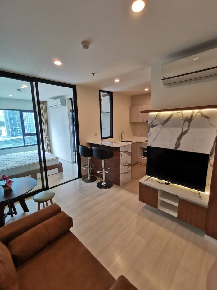 รูป For Rent 🏢✨ Life Asoke (ไลฟ์ อโศก) ติด MRT เพชรบุรี ห้องใหญ่ แต่งสวย ราคาดี สนใจแอดไลน์ @255ghzjq. มี@ด้วยน้าꔛ - รูปที่ 1/10