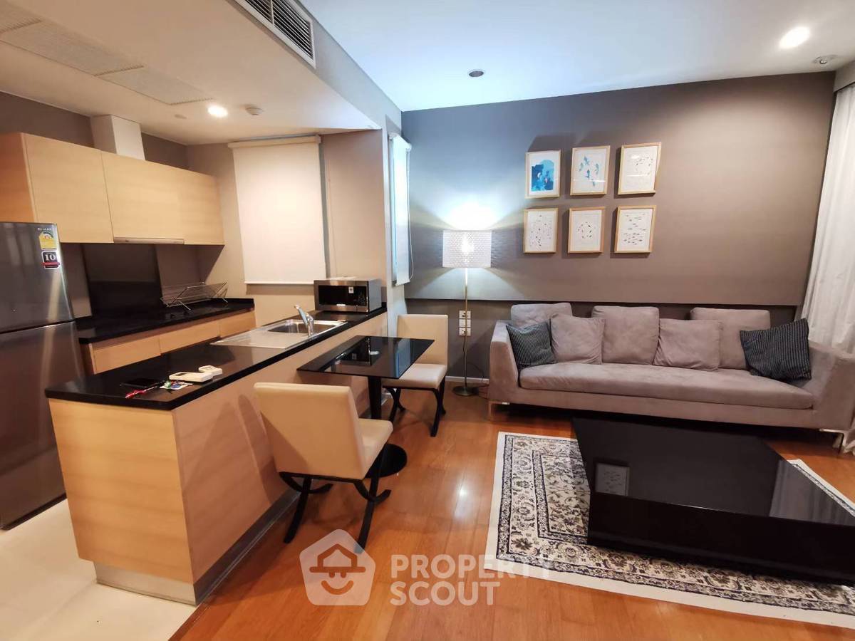รูป คอนโด 1-ห้องนอน ที่ ริธึ่ม สาทร ใกล้ BTS สะพานตากสิน (ID 593182) - รูปที่ 1/10