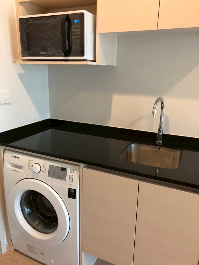 รูป 📍 ให้เช่าคอนโด Noble Revolve Ratchada 🚈 50 เมตร จากรถไฟฟ้าใต้ดินศูนย์วัฒนธรรม - รูปที่ 4/10