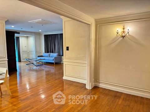 คอนโด 3-ห้องนอน ที่ แกรนด์ หลังสวน คอนโดมิเนียม ใกล้ BTS ราชดำริ (ID 2385993)