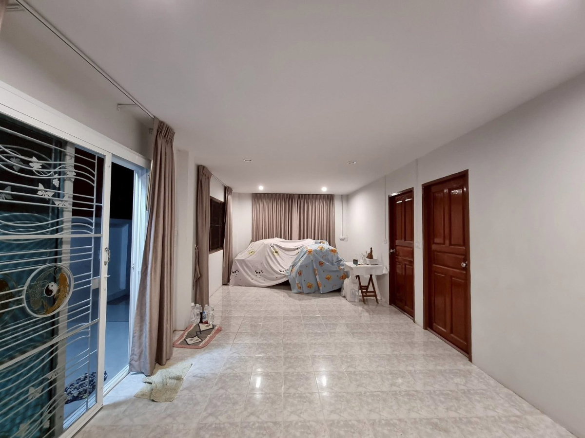 รูป 🏡✨ บ้านเช่าพร้อมอยู่ หทัยราษฎร์ ซอย 3 มีนบุรี 5 ห้องนอน  3 ห้องน้ำ ใกล้รถไฟฟ้า เดินทางสะดวก เหมาะทั้งอยู่อาศัยและจดบริษัท ✨🏡 - รูปที่ 5/13