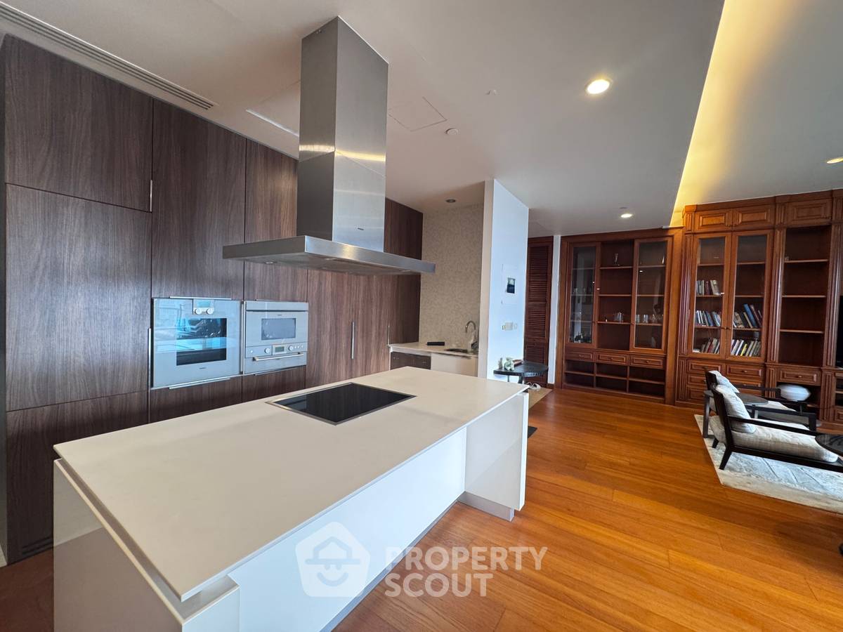 picture 3-BR Condo at 185 Rajadamri near BTS Ratchadamri (ID 2737378) - 9/13