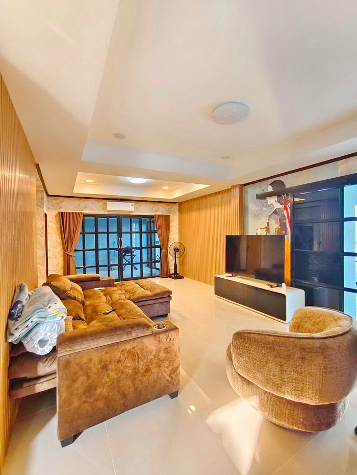 รูป บ้านเดี่ยว 2 ชั้น พร้อมสระว่ายน้ำ  พัทยา  จังหวัดชลบุรี - รูปที่ 9/28