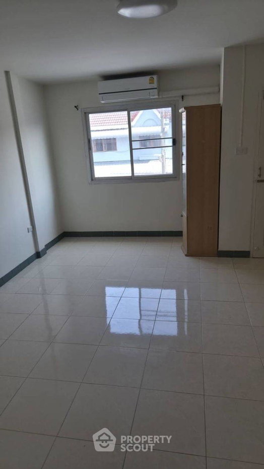 รูป ทาวน์เฮ้าส์ 2-ห้องนอน ใน วัดชลอ (ID 2690470) - รูปที่ 4/12
