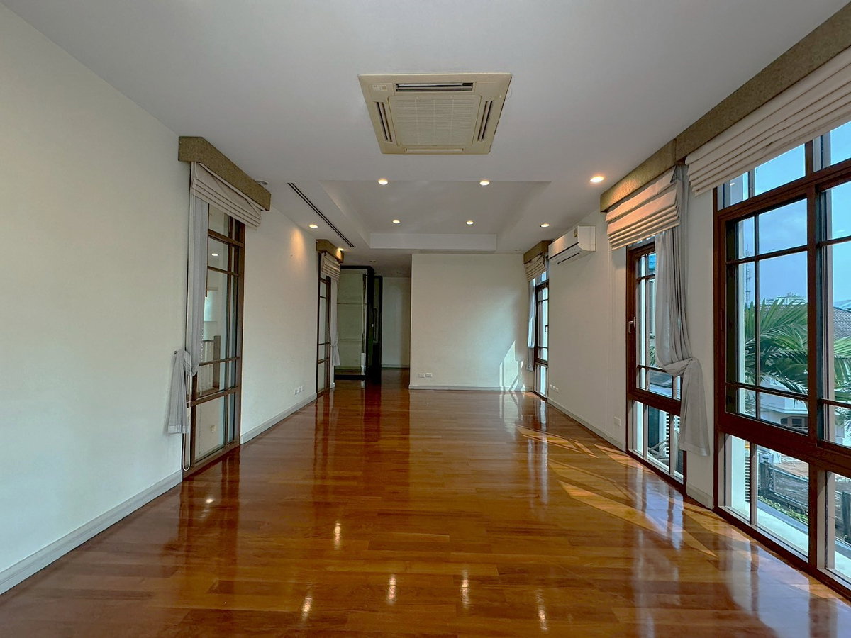 รูป บ้านเดี่ยวหัวมุม ในโครงการสุดหรู เอกมัย - พระโขนง ** NO CO-AGENT ** - รูปที่ 17/29