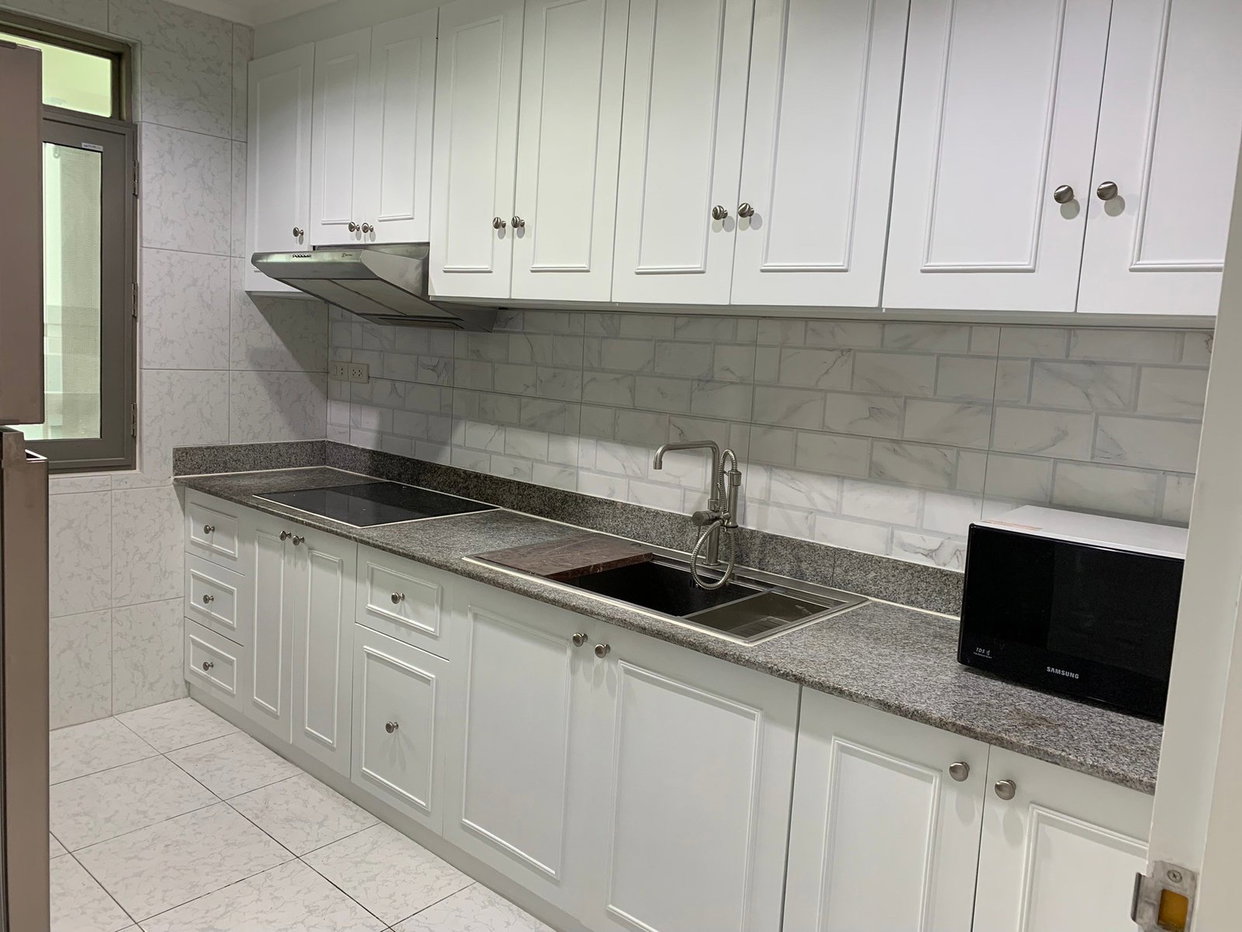 รูป LTH5402 – Royal Castle FOR RENT 3 beds 3 baths size 140 Sq.M. Nearby BTS Phrom Phong station ONLY 55k/Month - รูปที่ 2/6