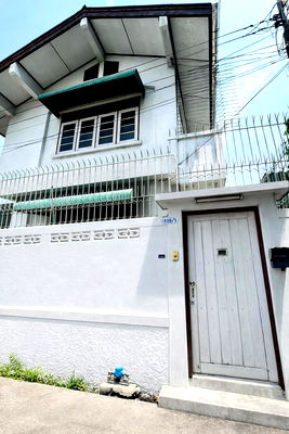 บ้านเดี่ยว วิทยาลัยอาชีวศึกษาธนบุรี : บ้านในชุมชนใจกลางเมือง ซอยเทอดไทย 33 ใกล้ BTS ตลาดพลู เดินทางสะดวก เหมาะสำหรับคนทำงานในกรุงเทพ