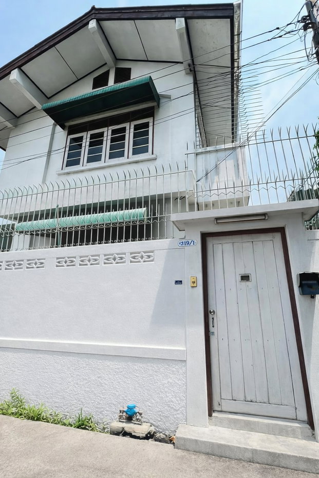 รูป บ้านในชุมชนใจกลางเมือง ซอยเทอดไทย 33 ใกล้ BTS ตลาดพลู เดินทางสะดวก เหมาะสำหรับคนทำงานในกรุงเทพ - รูปที่ 1/23