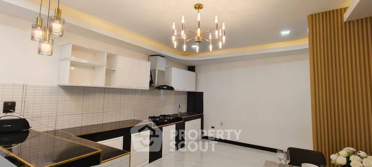 รูป ทาวน์เฮ้าส์ 2-ห้องนอน ใกล้ พัทยาตะวันออก (ID 2739631) - รูปที่ 7/29