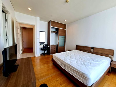 Condos for sale : LTH5606 – Aguston Sukhumvit 22 FOR SALE 2 beds 2 baths size 95 Sq.M. nearby BTS Phrom Phong Station ONLY 15.7 MB