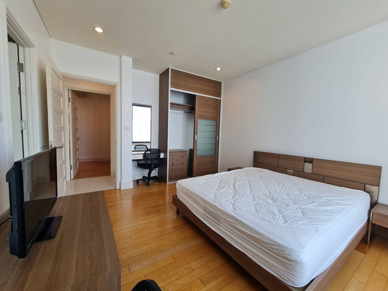 picture LTH5606 – Aguston Sukhumvit 22 FOR SALE 2 beds 2 baths size 95 Sq.M. nearby BTS Phrom Phong Station ONLY 15.7 MB - 1/6
