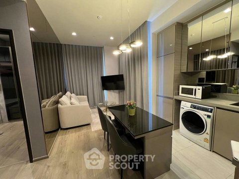 30th-Floor 2-BR The Crest Park Residences Near MRT Phahon Yothin (ID 2744241)
