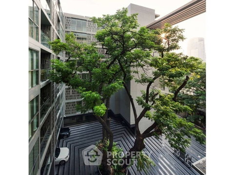 1-BR Condo at Via Botani near BTS Phrom Phong (ID 2746471)