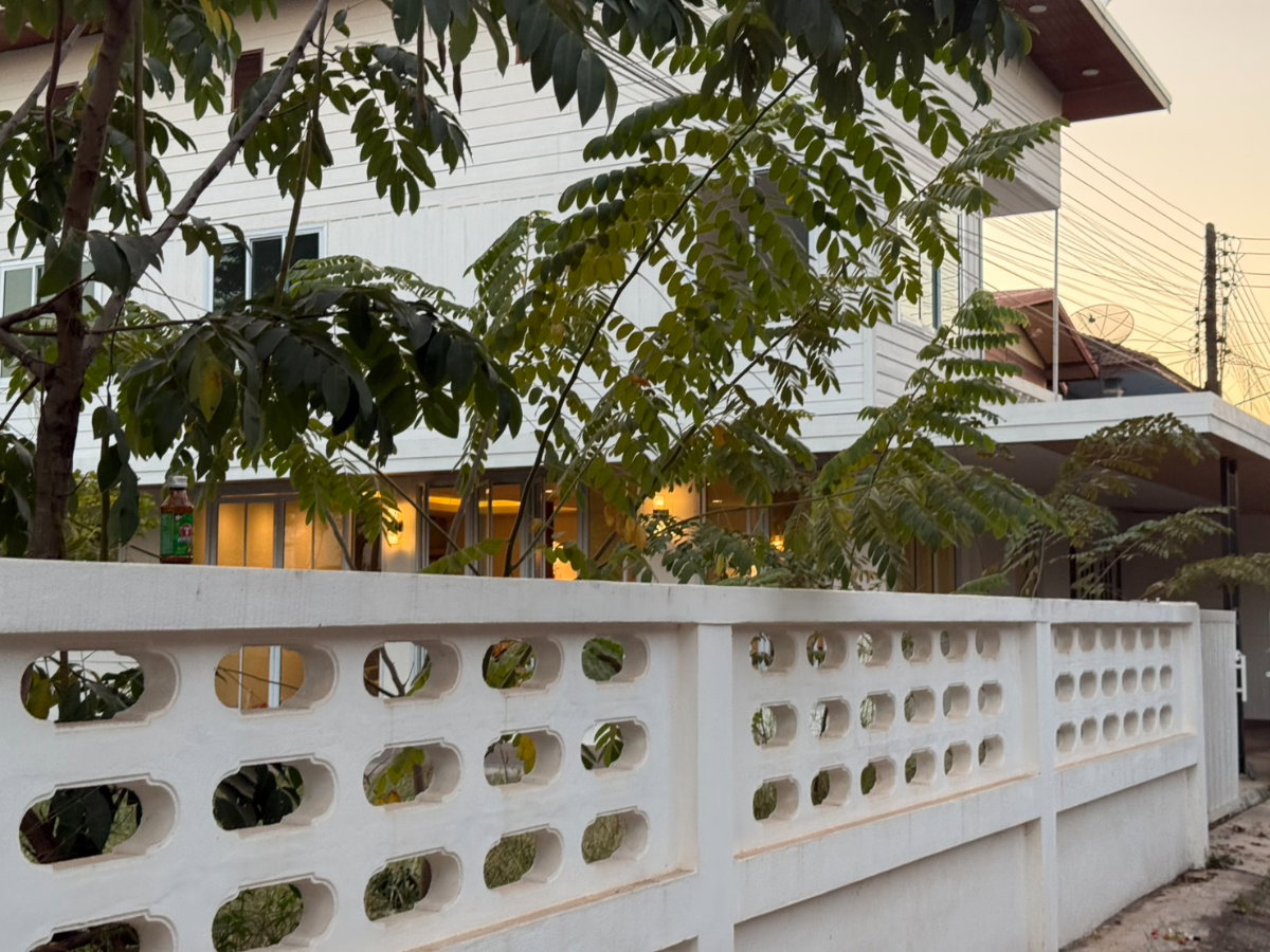 รูป ขายบ้านเดี่ยว 2 ชั้น 100 ตร.ว. บ้านรีโนเวทใหม่ ติดถนนริมโขง 2 ข้างแปลงมุม ทำเลหายาก - รูปที่ 5/14