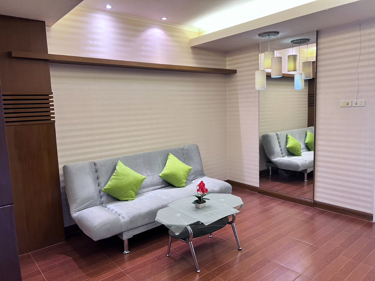 รูป ขายคอนโดห้องมุม Lumpini Ville ศูนย์วัฒนธรรม เฟอร์ครบ Built-in ทั้งห้อง หิ้วกระเป๋าเข้าอยู่ได้เลย ทำเลดี ใกล้ MRT ห้วยขวาง - รูปที่ 4/17