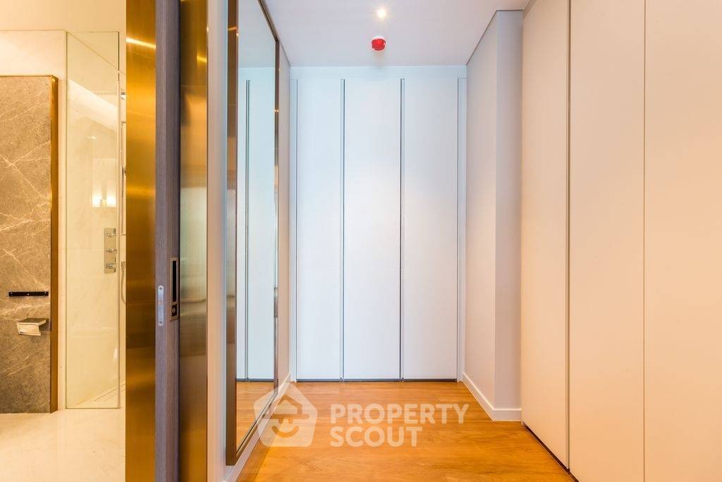 picture 1-BR Condo At Sindhorn Tonson, 10th Floor, 87 Sqm | BTS Ratchadamri (ID 2744174) - 17/25