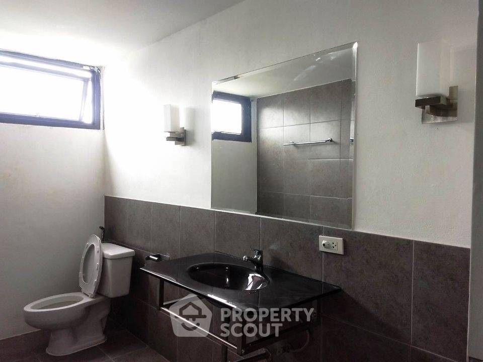 รูป คอนโด 3-ห้องนอน ที่ เดอะ วอเตอร์ฟอร์ด พาร์ค สุขุมวิท 53 คอนโดมิเนียม ใกล้ BTS ทองหล่อ (ID 2744716) - รูปที่ 12/21