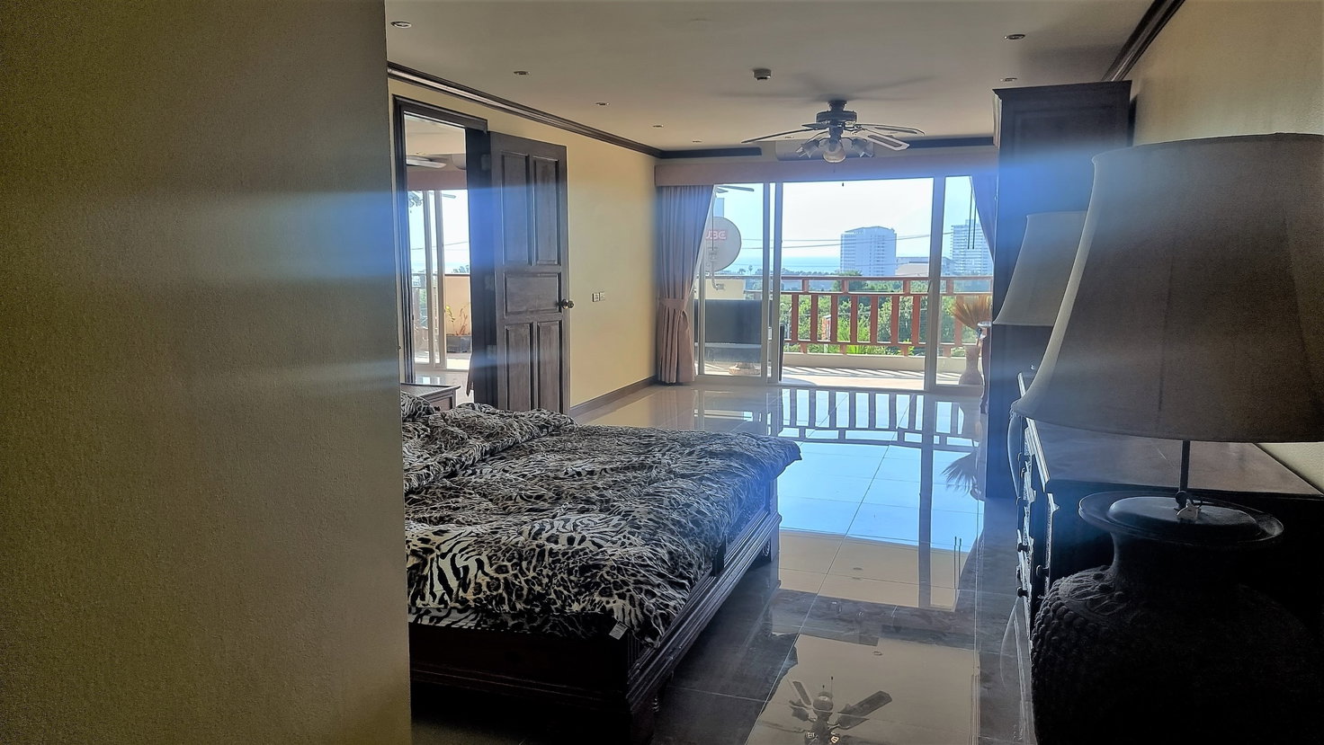 รูป 3 Bed Condo for Rent at Royal Hill Resort in Thappraya Pattaya - รูปที่ 18/20