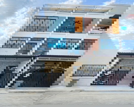 สาทร ตลาดกัลปพฤกษ์ ให้เช่าทาวน์โฮม 3 ชั้น 3 นอน 3 น้ำ ใกล้เดอะมอลล์ บางแค 2.8 กม. 25 ตร.ว. 300 ตร.ม