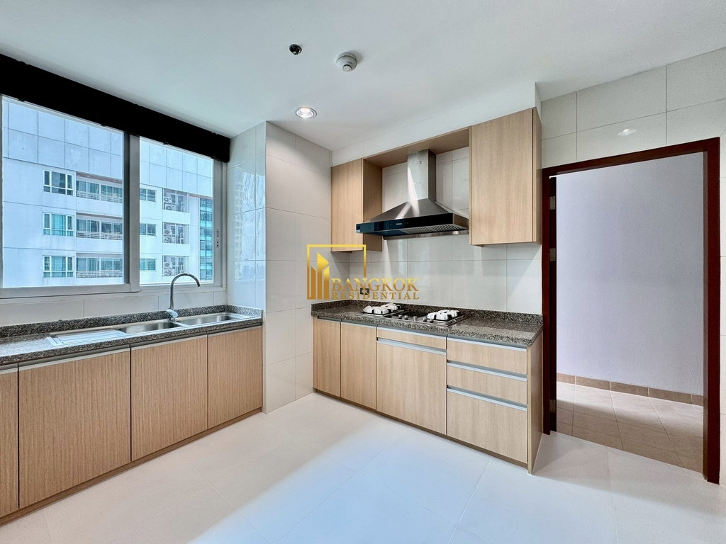 รูป Bright & Airy 4 Bedroom Luxury Apartment in Phrom Phong - BR21229AP - รูปที่ 10/55