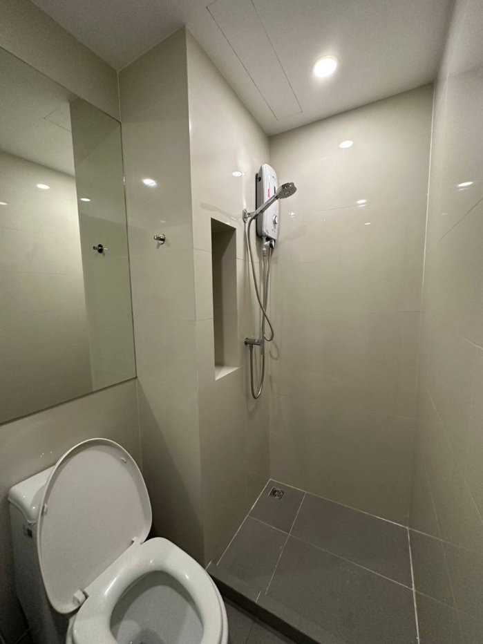 รูป Knightsbridge Prime Sathorn【𝐒𝐄𝐋𝐋 & 𝐑𝐄𝐍𝐓】🔥ห้องโทนหรูเรียบ เท่แบบโมเดิร์น ดูแพงทุกมุม🔥 ติดต่อไลน์ไอดี: @hacondo - รูปที่ 9/10