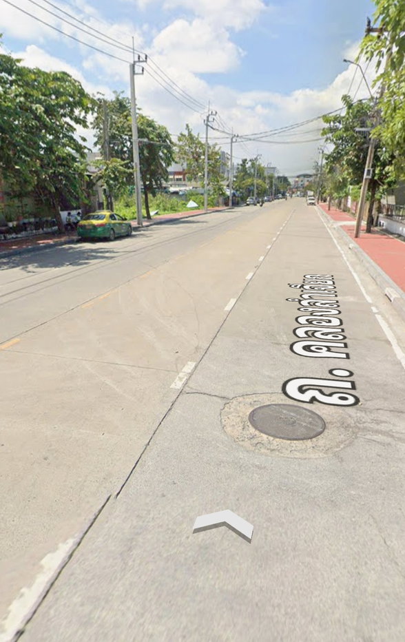 รูป ขายที่ดิน 100 ตรว.ติดถนนคลองลำเจียก เข้า-ออกได้ทั้งถนนเลียบทางด่วนเอกมัยรามอินทรา และถนนเกษตร์นวมินทร์ ทำเลดี - รูปที่ 2/3