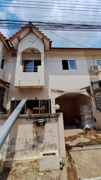 Sale Baan Taweethong Phetkrasem 110