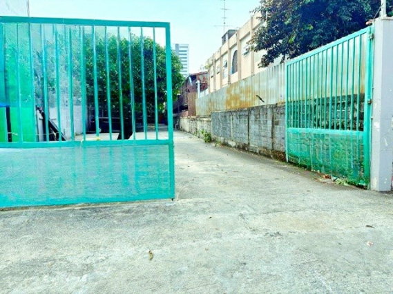 รูป เกือบ 1ไร่ 378 ตร.ว. โกดัง 1500 ตร.ม. รพ.บางปะกอก 9 700 ม. สุขสวัสดิ์8-18 พื้นที่ให้เช่า พร้อมอาคาร 2 ชั้น 16 นอน 16 น้ำ - รูปที่ 7/8