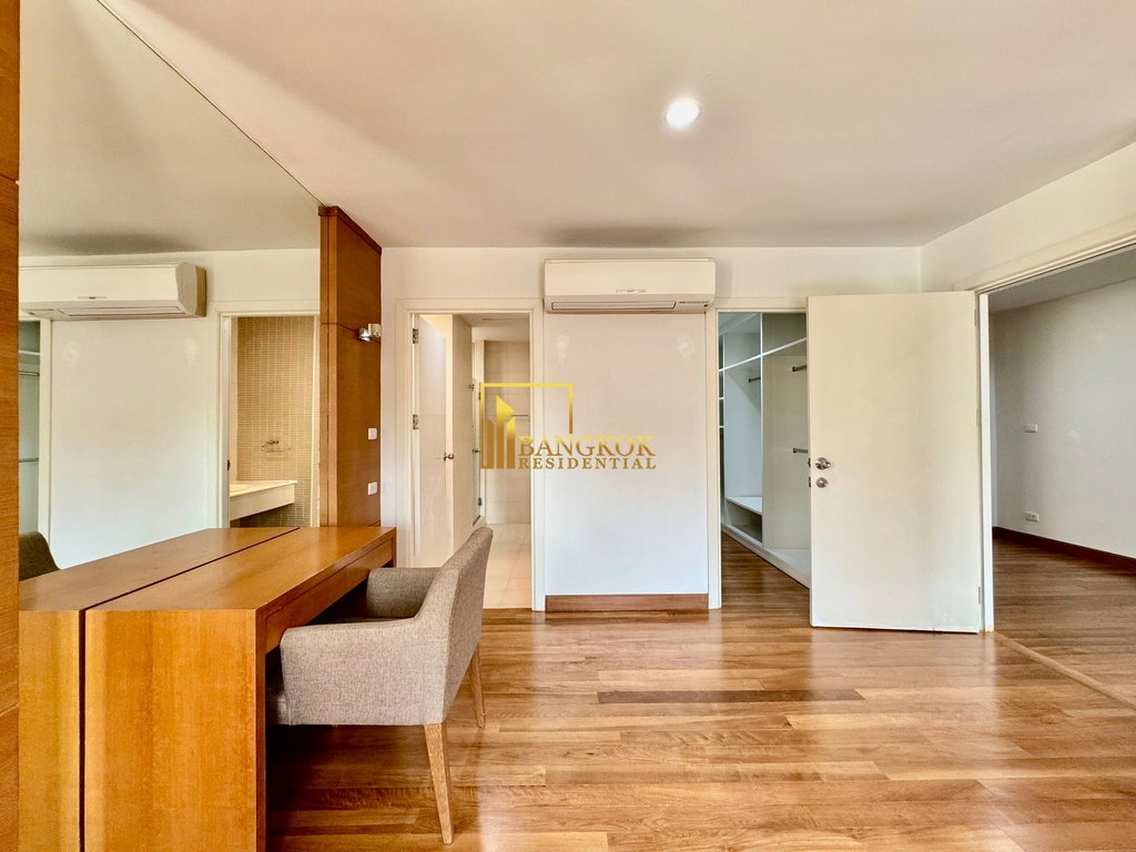 picture Expansive 4 Bedroom House With Pool Access in Ekkamai - BR28090SH - 13/32