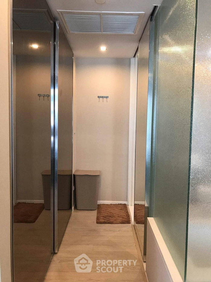 รูป คอนโด 1-ห้องนอน ที่ เดอะ รูม สุขุมวิท 21 ใกล้ MRT สุขุมวิท (ID 2742960) - รูปที่ 3/5
