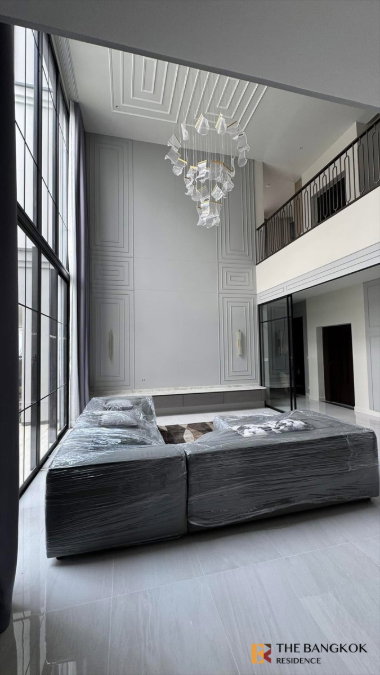 รูป Malton Gates - Krungthep Kreetha 🏡 บ้านเดี่ยว Super Luxury ทำเลทองโซนกรุงเทพกรีฑา ดีไซน์ Courtyard กลางบ้าน 💎 - รูปที่ 2/13