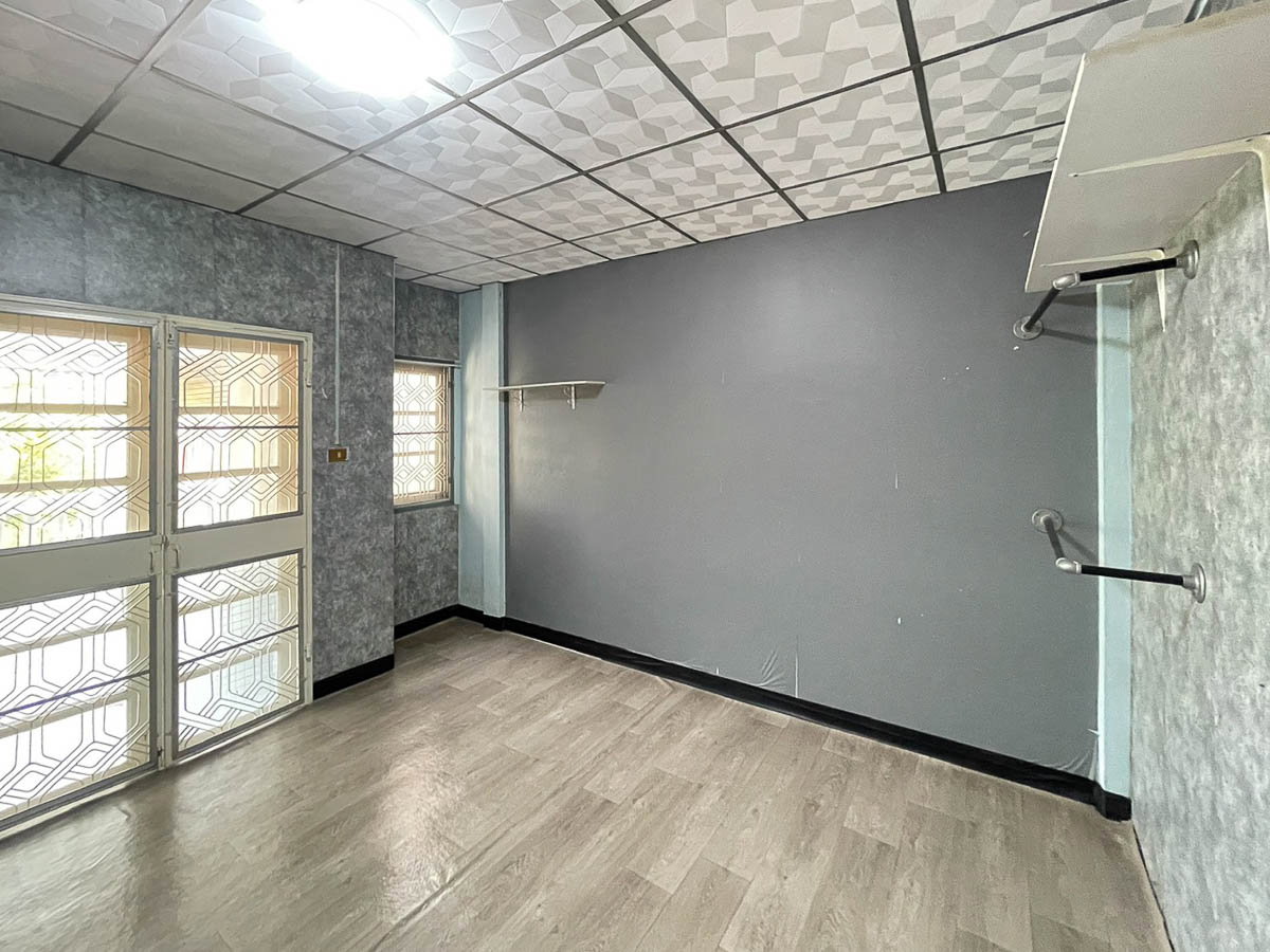 รูป ขาย บ้าน Flowery Home ปากเกร็ด บ้านทาวน์เฮาส์ 2 ชั้น แบบ 2 ห้องนอน 17 ตรว 110 ตรม สภาพดี ใกล้ ติวานนท์ ศรีสมาน ดอนเมือง อิมแพ็ค เมืองทอง : EL26S-002 - รูปที่ 11/16