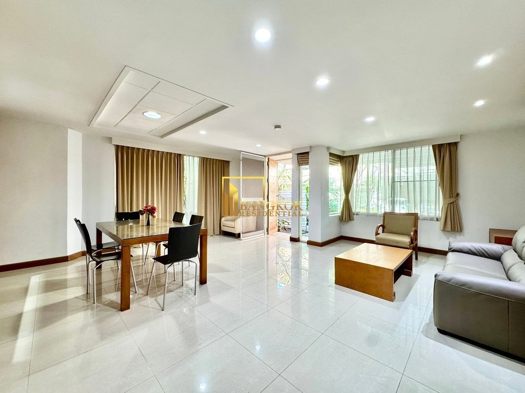 picture Expansive 4 Bedroom House With Pool Access in Ekkamai - BR28090SH - 1/32