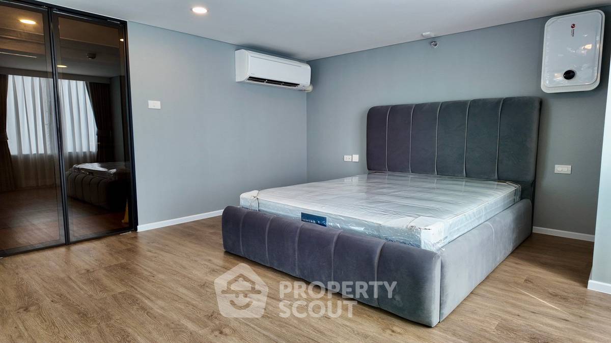 picture 2-BR Condo at Landmark @MRTA Station in Bang Kapi (ID 2744836) - 4/12