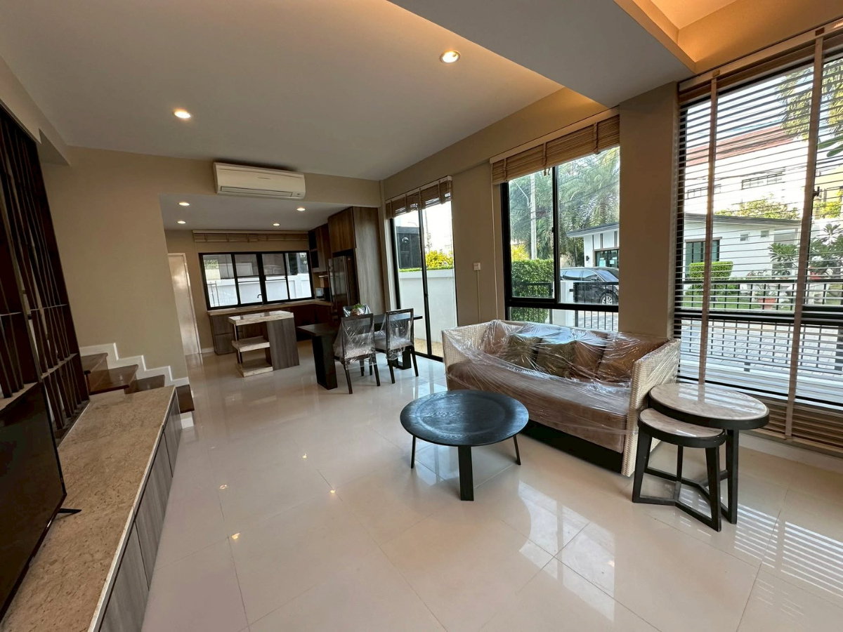 รูป 📍 ปล่อยเช่า Townhome Bless Town Sukhumvit 50 ใจกลางสุขุมวิท 3 ห้องนอน 4 ห้องน้ำ บ้านสวย รีโนเวทใหม่ พร้อมอยู่ + ทำเลหายาก - รูปที่ 3/20
