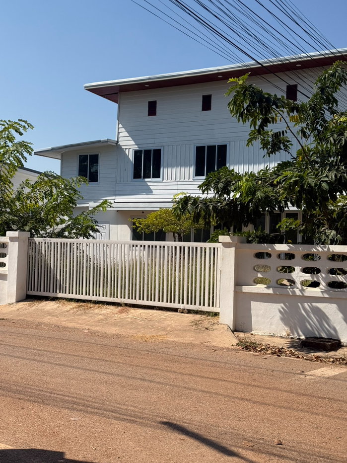 รูป ขายบ้านเดี่ยว 2 ชั้น 100 ตร.ว. บ้านรีโนเวทใหม่ ติดถนนริมโขง 2 ข้างแปลงมุม ทำเลหายาก - รูปที่ 2/14