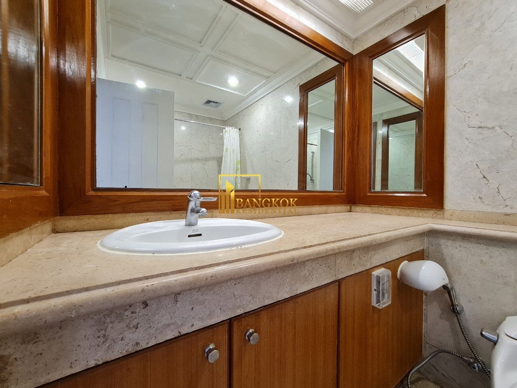 รูป All Seasons Mansion | Elegant 3 Bedroom Condo in Phloenchit - BR4167CD - รูปที่ 17/43