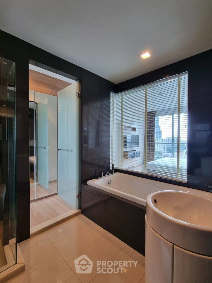 รูป คอนโด 2-ห้องนอน ที่ ริธึ่ม สาทร ใกล้ BTS สะพานตากสิน (ID 2745443) - รูปที่ 8/14