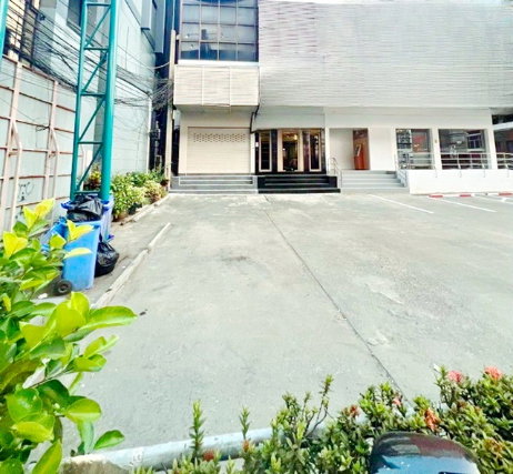 รูป อาคาร 6 ชั้นหลังมุม BTS สำโรง 200 ม. อาคารพาณิชย์ 5นอน ติดถนนสุขุมวิท เทพารักษ์ 22 ตร.ว.พร้อมที่จอดรถส่วนตัว 5 คัน - รูปที่ 4/6