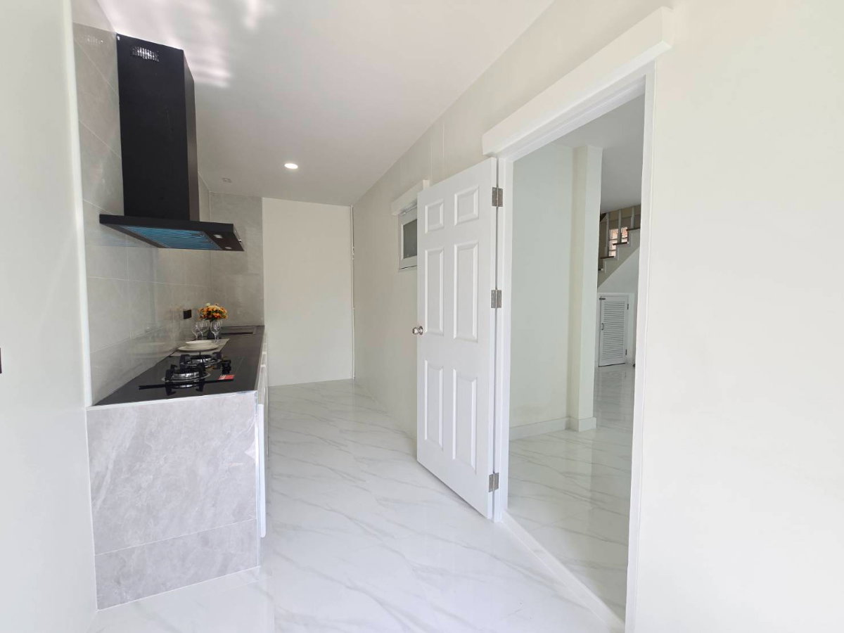 รูป ทาวน์เฮ้าส์หลังมุม ทำเลดีเยี่ยม รีโนเวทใหม่ สวยพร้อมอยู่ หมู่บ้านฟ้าปิยรมย์ เฟส1 เรือนหลวง ลำลูกกาคลอง6 บึงคำพร้อย ปทุมธานี ของแถมเยอะ - รูปที่ 26/45