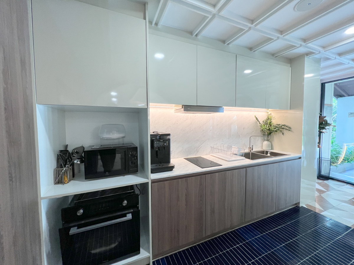 รูป 🔥 ห้องมุม ราคาพิเศษเพียง 1.35 ล้าน พร้อมเข้าอยู่ ส่วนกลางอลังการกว่า 30 รายการ ติดถนนใหญ่ อยู่ตรงข้ามโรบินสันศรีสมาน - รูปที่ 9/17