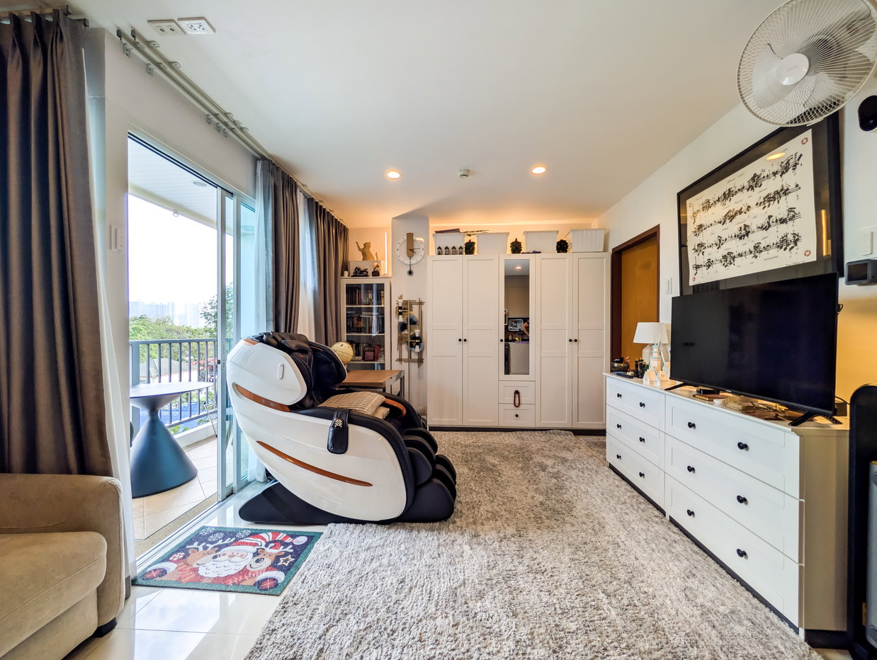 picture For Sale Diamond Suites Studio on Thappraya Road Pattaya - 1/12