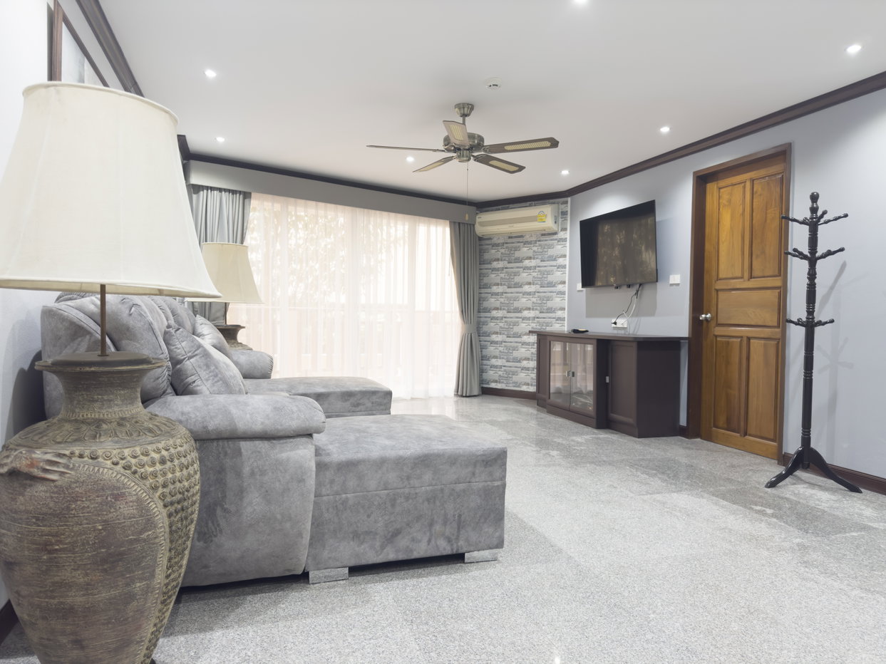 รูป 2 Bed Condo for Rent at Royal Hill Resort in Thappraya Pattaya - รูปที่ 1/17